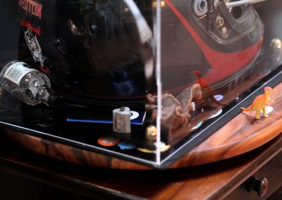 One of several photos of my world-famous sculpture, Skully, a.k.a. Death laughs at us all, created in 2023.