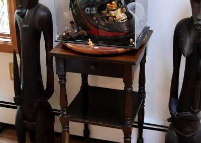 One of several photos of my world-famous sculpture, Skully, a.k.a. Death laughs at us all, created in 2023.