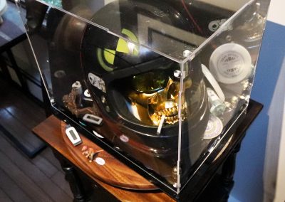 One of several photos of my world-famous sculpture, Skully, a.k.a. Death laughs at us all, created in 2023.